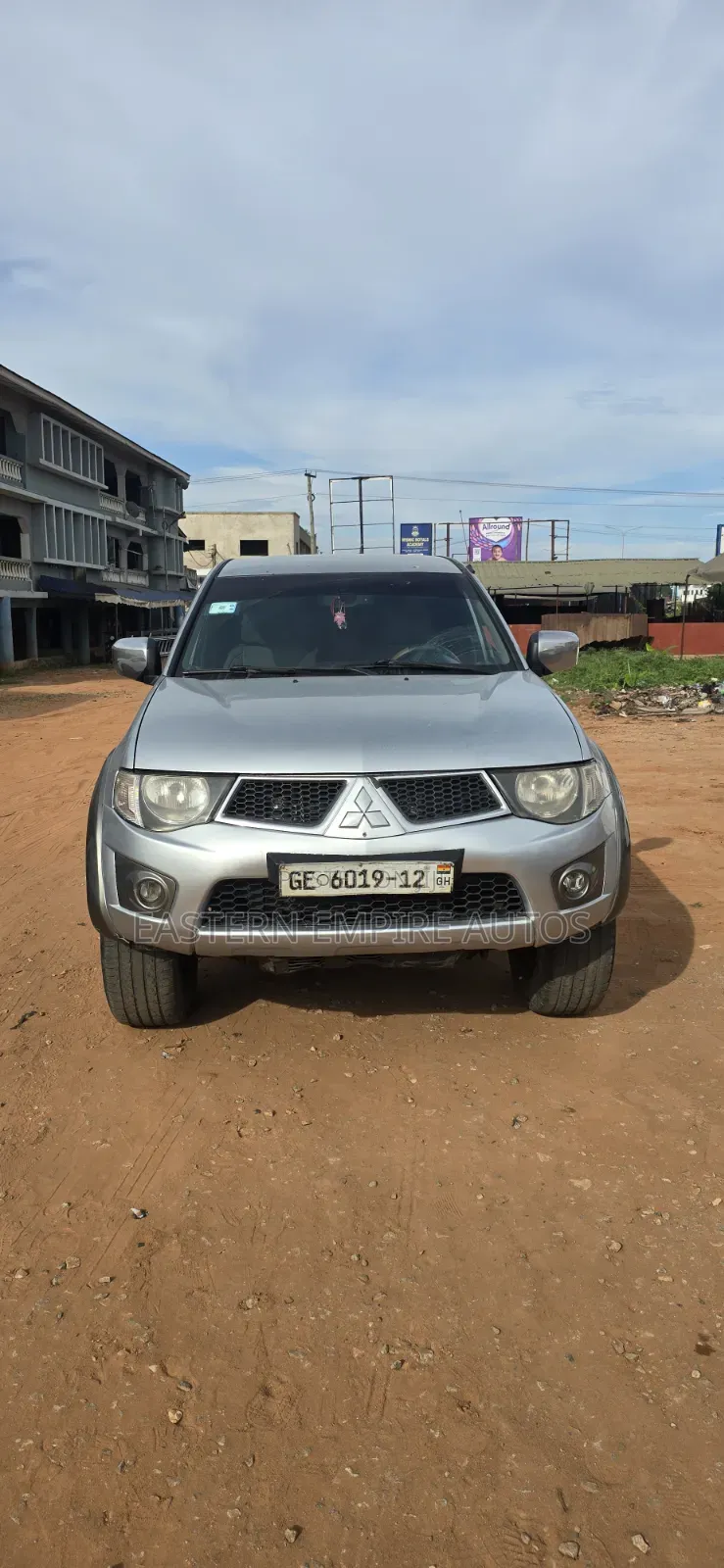 Mitsubishi L200 Double Cab 2.5 136hp 4WD 2012 Gray