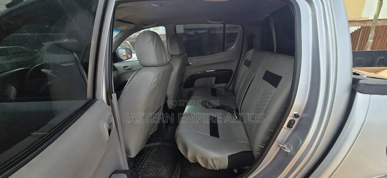 Mitsubishi L200 Double Cab 2.5 136hp 4WD 2012 Gray