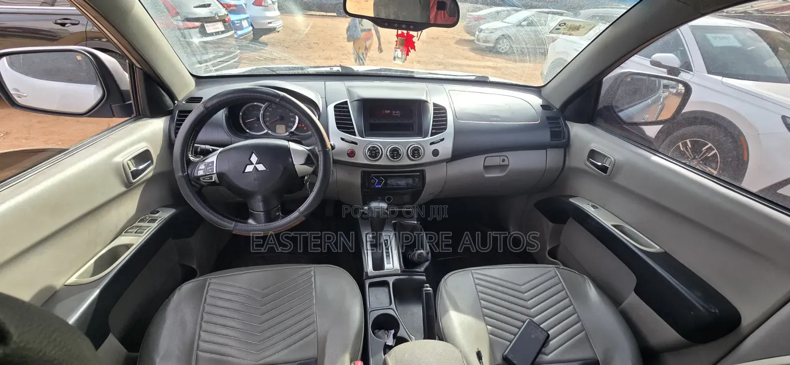 Mitsubishi L200 Double Cab 2.5 136hp 4WD 2012 Gray