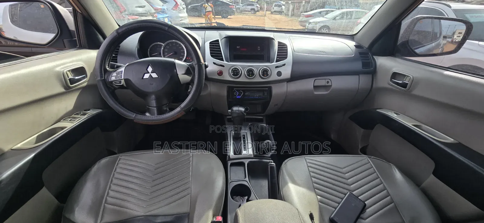 Mitsubishi L200 Double Cab 2.5 136hp 4WD 2012 Gray