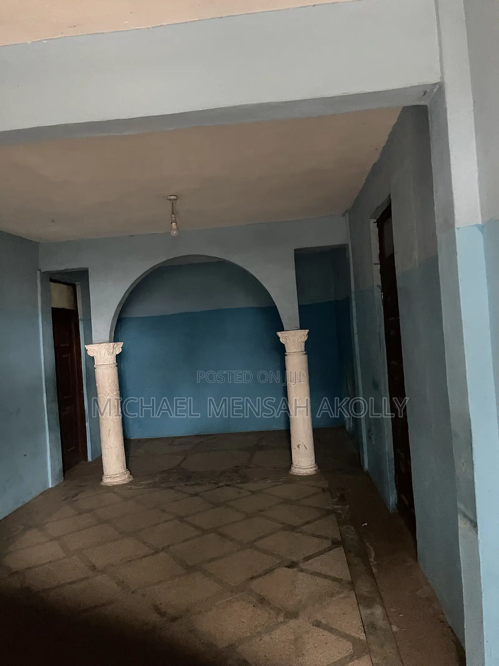 8bdrm House in Ashongman Estate, Police Station for sale