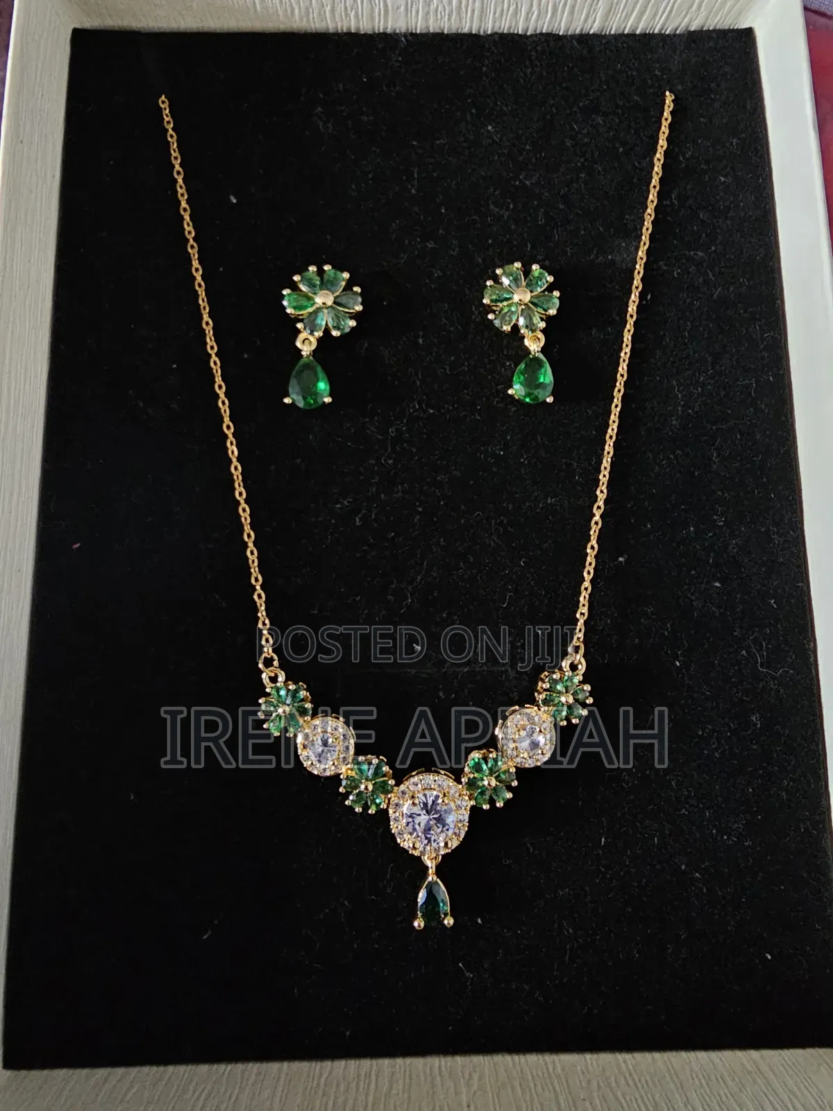 Exquisite Ladies Necklace