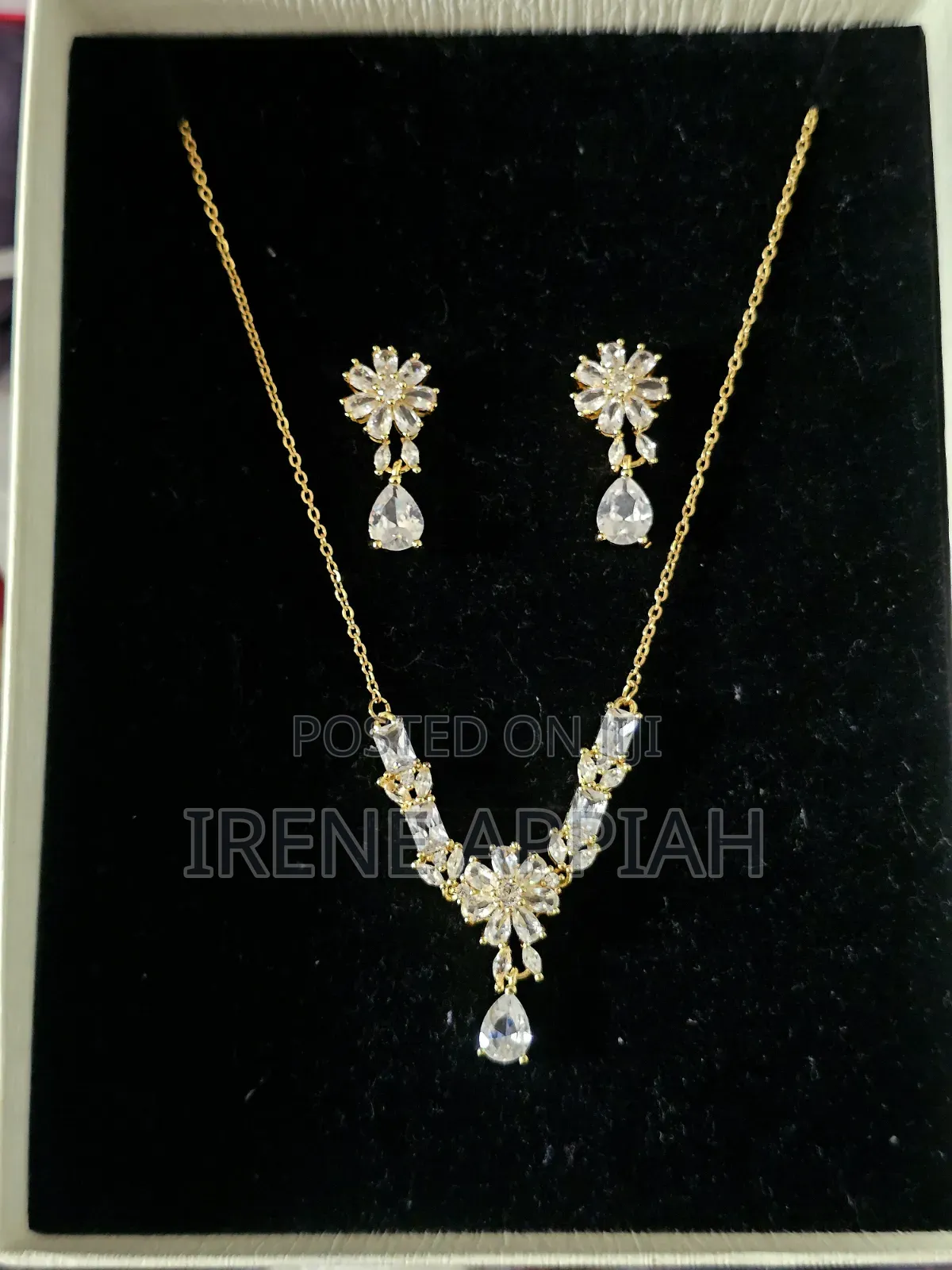 Exquisite Ladies Necklace