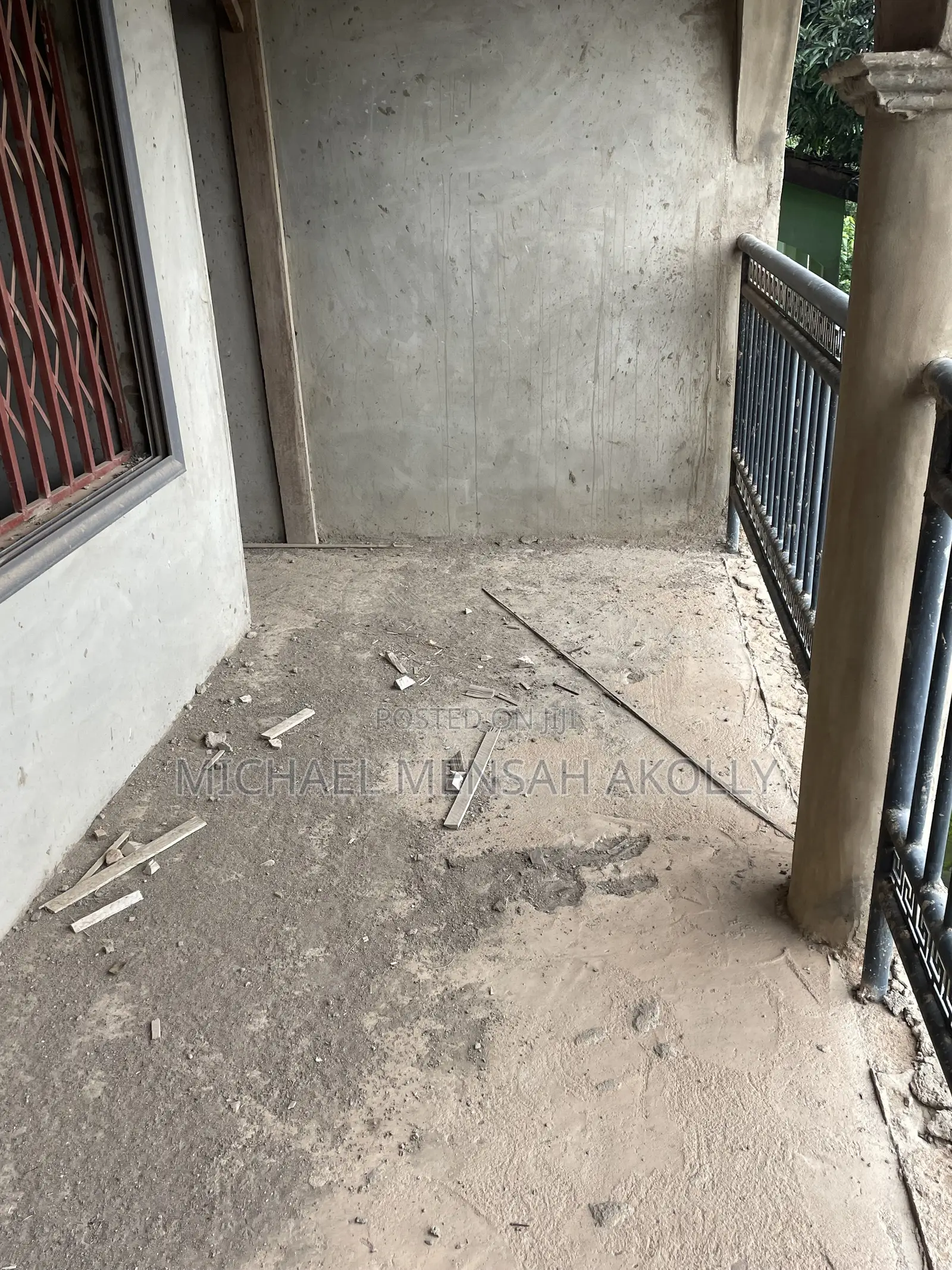 8bdrm House in Ashongman Estate, Police Station for sale