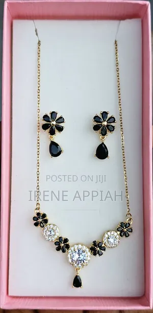 Exquisite Ladies Necklace