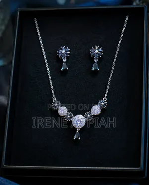 Exquisite Ladies Necklace