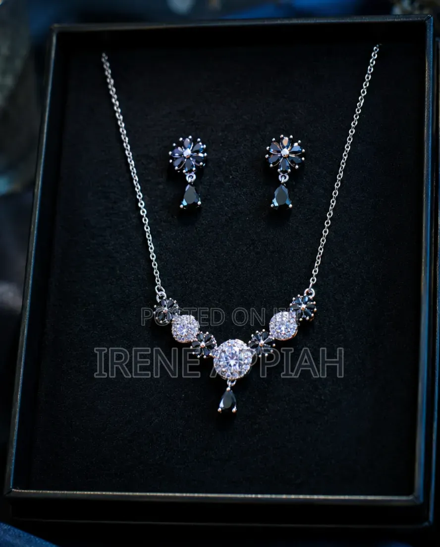 Exquisite Ladies Necklace