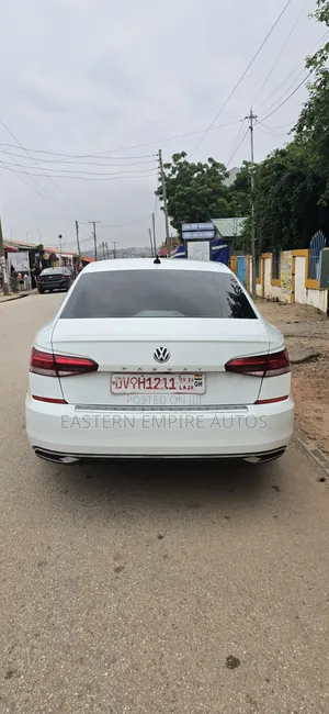 Volkswagen Passat 2.0T Limited Edition 2022 White