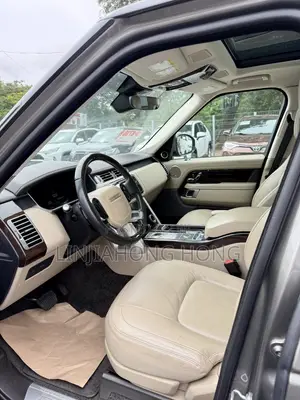 Land Rover Range Rover 3.0L V6 Supercharged HSE 2019 Gold
