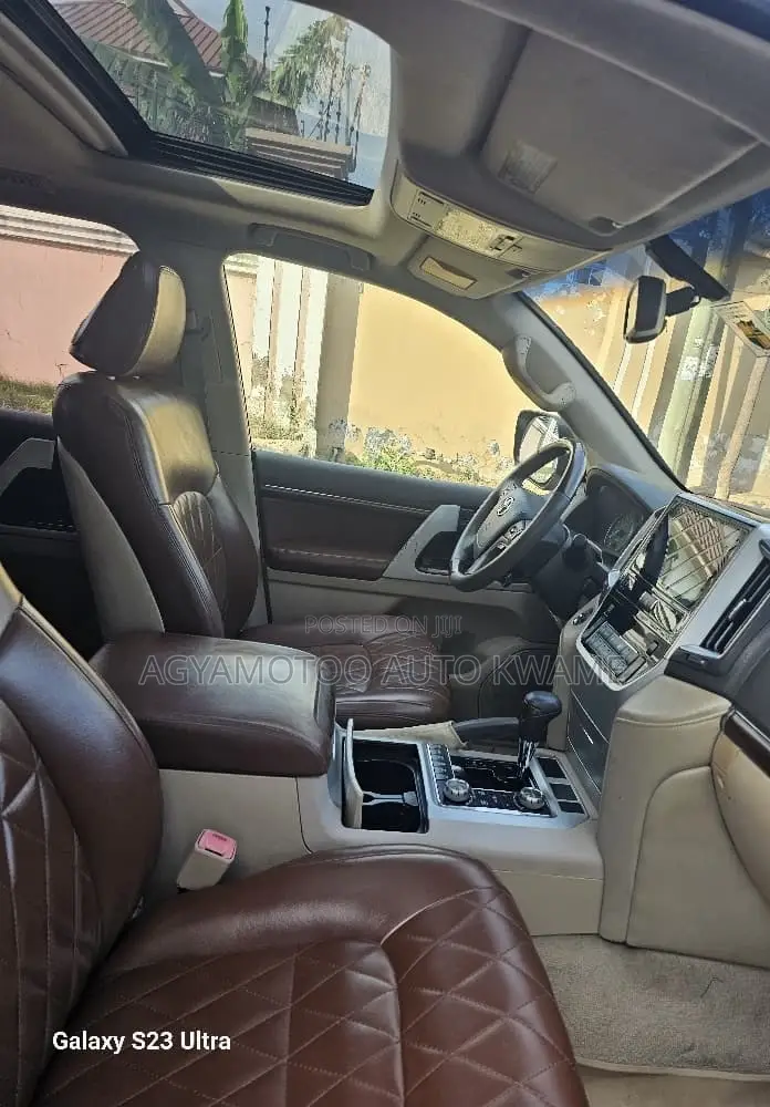 Toyota Land Cruiser 4.0 V6 GX-R 2013 Brown