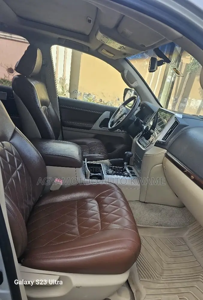 Toyota Land Cruiser 4.0 V6 GX-R 2013 Brown