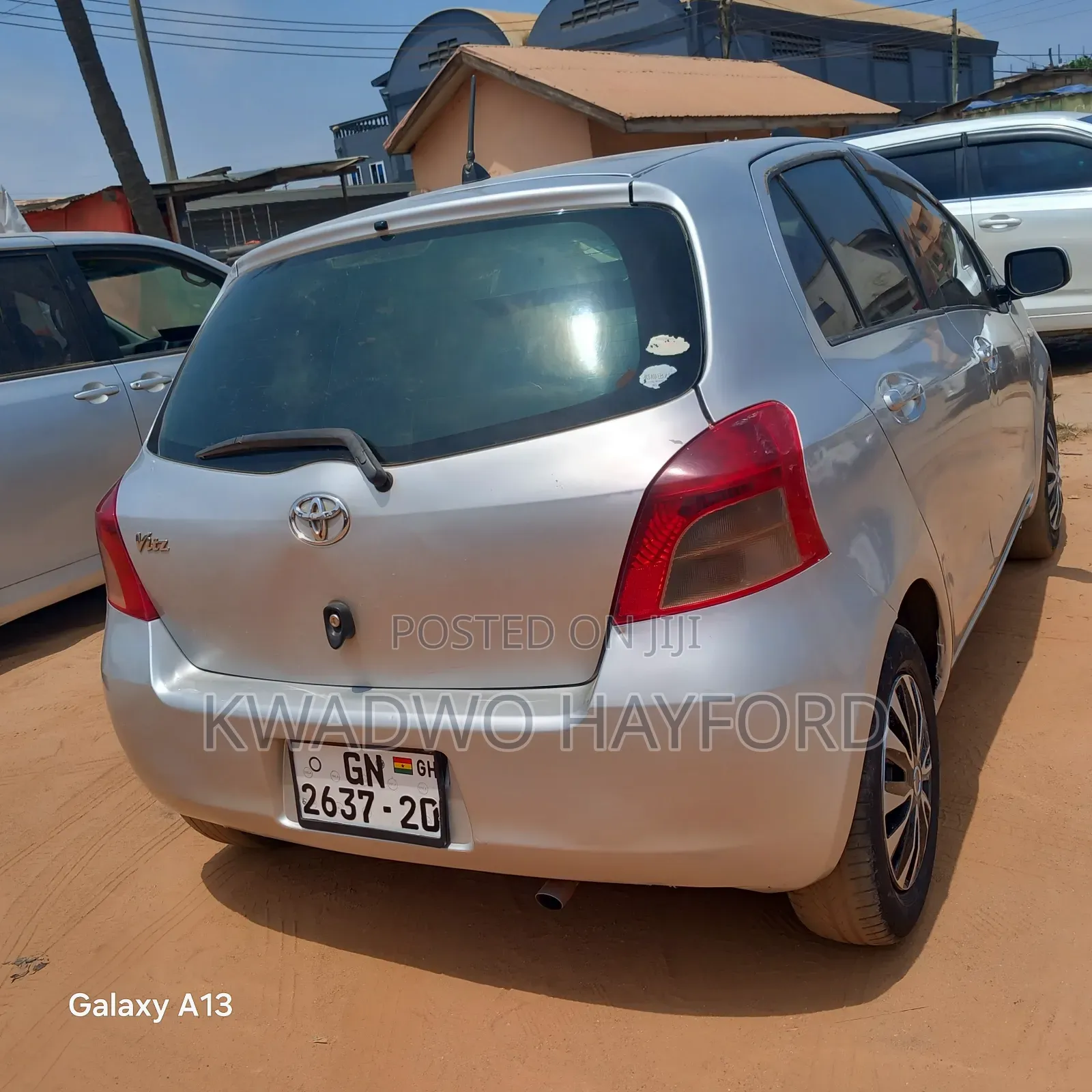 Toyota Vitz 2010 Silver