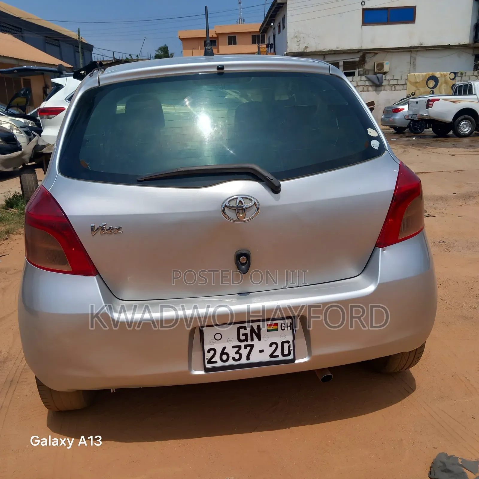 Toyota Vitz 2010 Silver