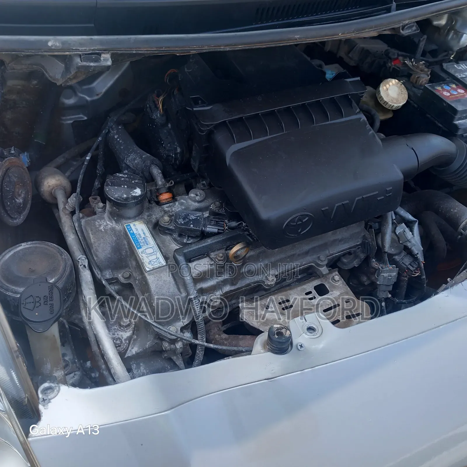 Toyota Vitz 2010 Silver
