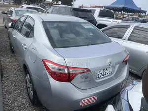 Toyota Corolla 2017 Silver