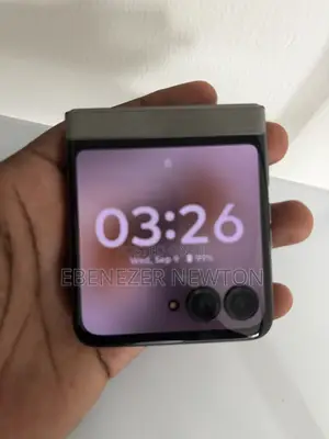 New Motorola Razr 2026 256 GB Gray