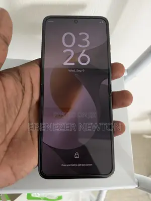 New Motorola Razr 2026 256 GB Gray