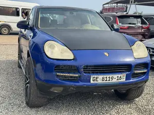 Porsche Cayenne S 2012 Blue