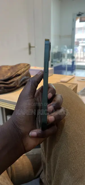 Apple iPhone 13 128 GB Green