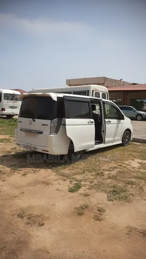 Honda Stepwgn 2012 White