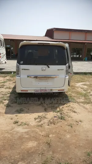 Honda Stepwgn 2012 White