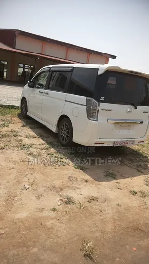 Honda Stepwgn 2012 White