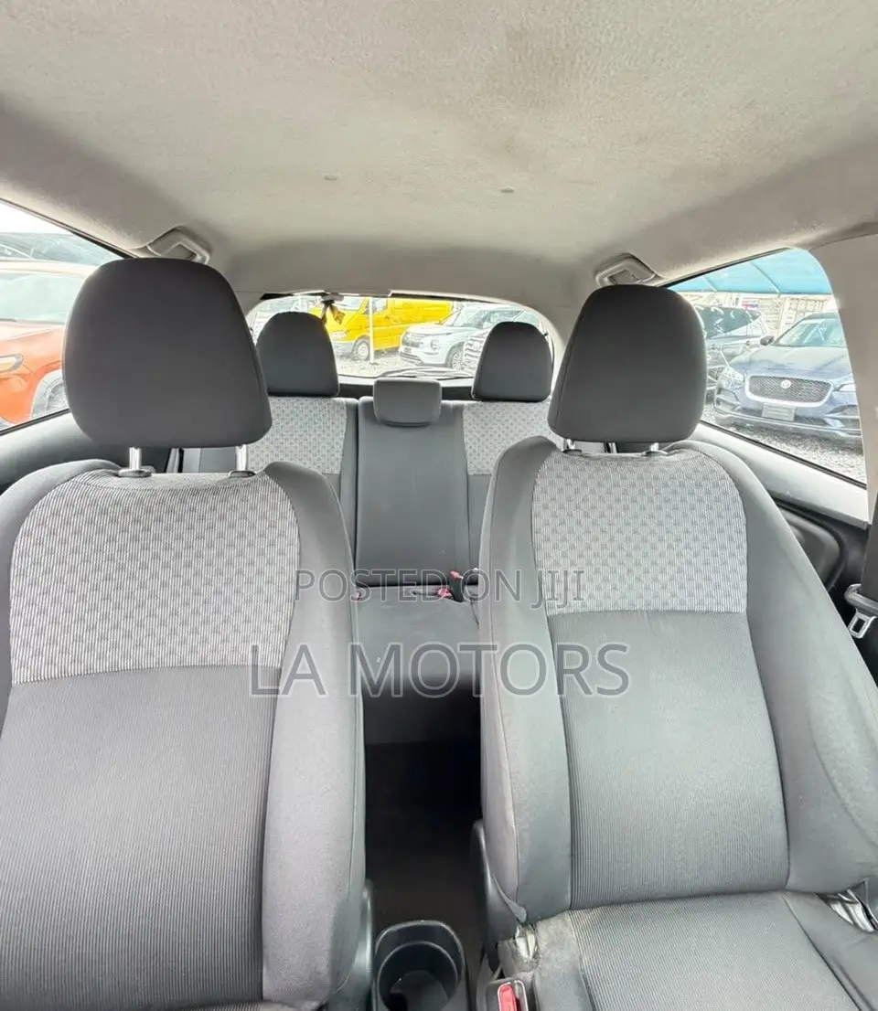 Toyota Yaris 2015 Blue