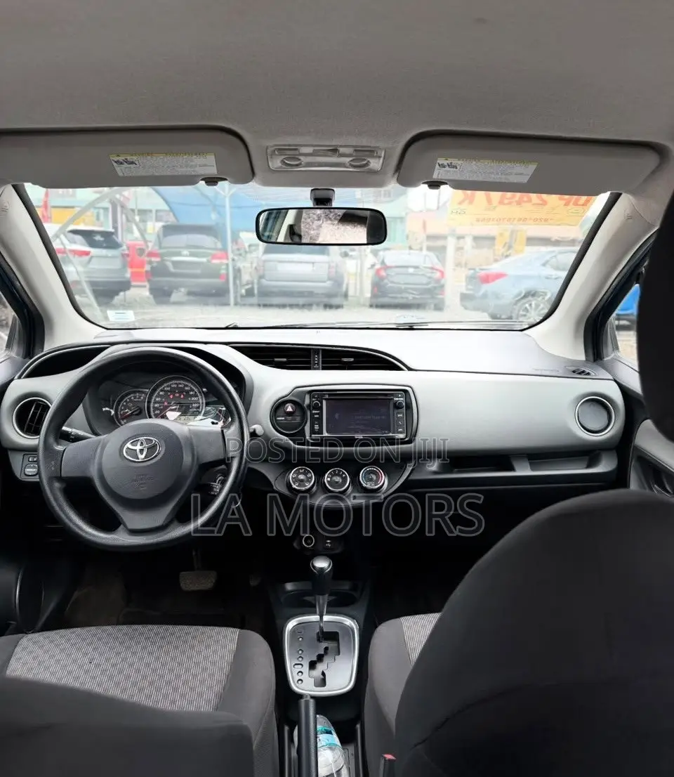 Toyota Yaris 2015 Blue