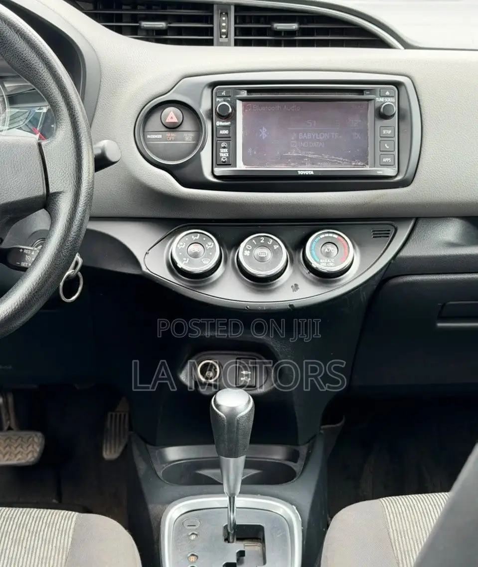 Toyota Yaris 2015 Blue