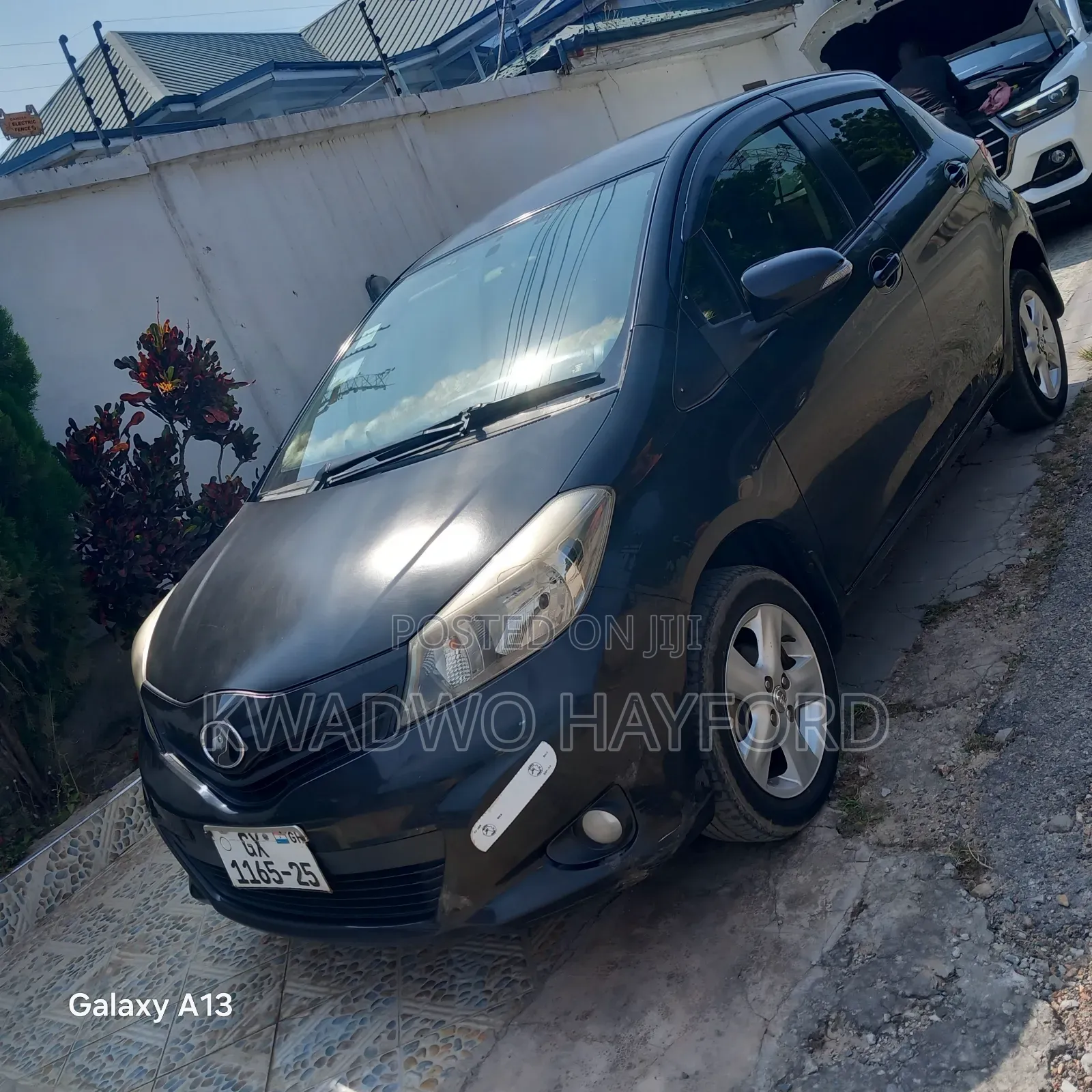 Toyota Vitz 2013 Black