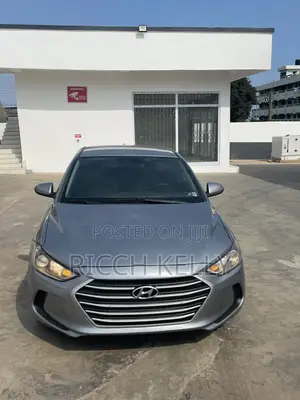 Hyundai Elantra SE Sedan FWD (2.0L 4cyl 6M) 2017 Silver