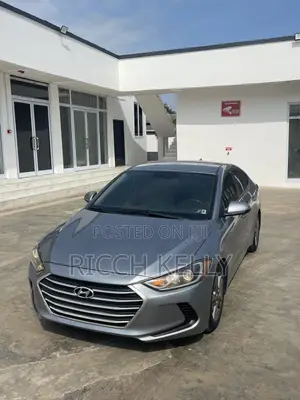 Hyundai Elantra SE Sedan FWD (2.0L 4cyl 6M) 2017 Silver