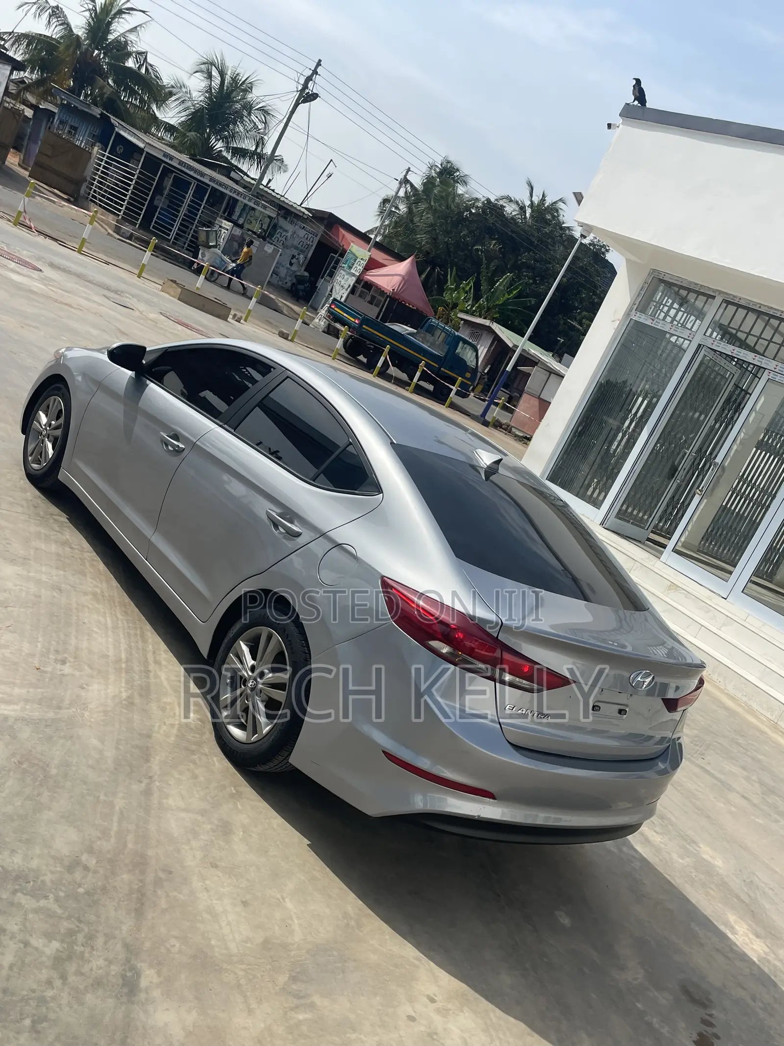 Hyundai Elantra SE Sedan FWD (2.0L 4cyl 6M) 2017 Silver