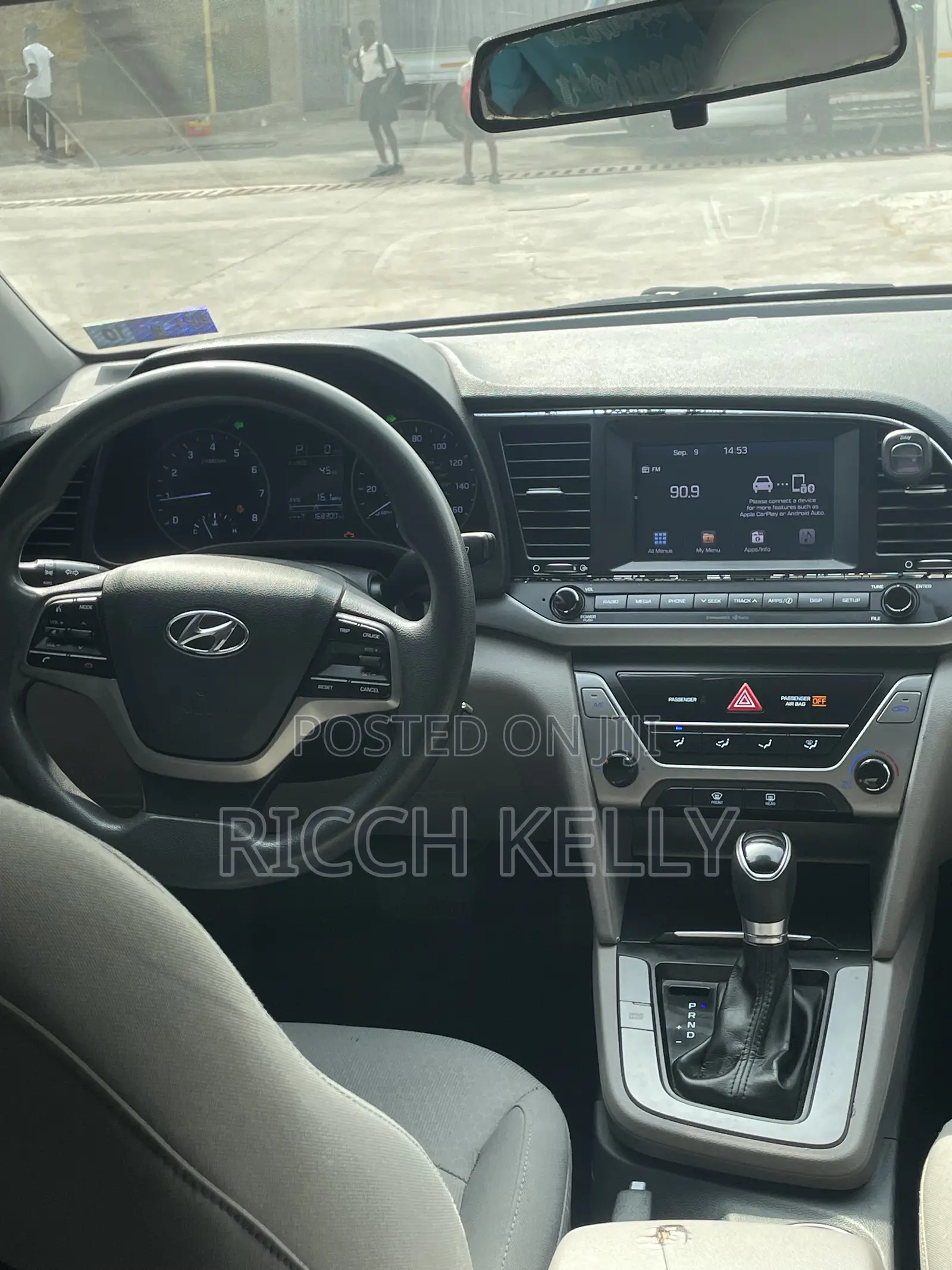 Hyundai Elantra SE Sedan FWD (2.0L 4cyl 6M) 2017 Silver
