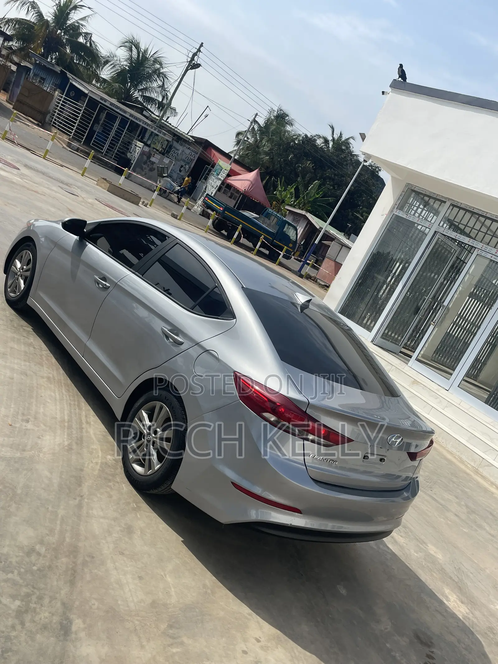 Hyundai Elantra SE Sedan FWD (2.0L 4cyl 6M) 2017 Silver