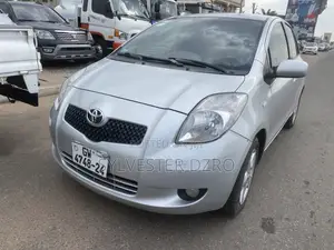 Toyota Yaris 2010 Silver