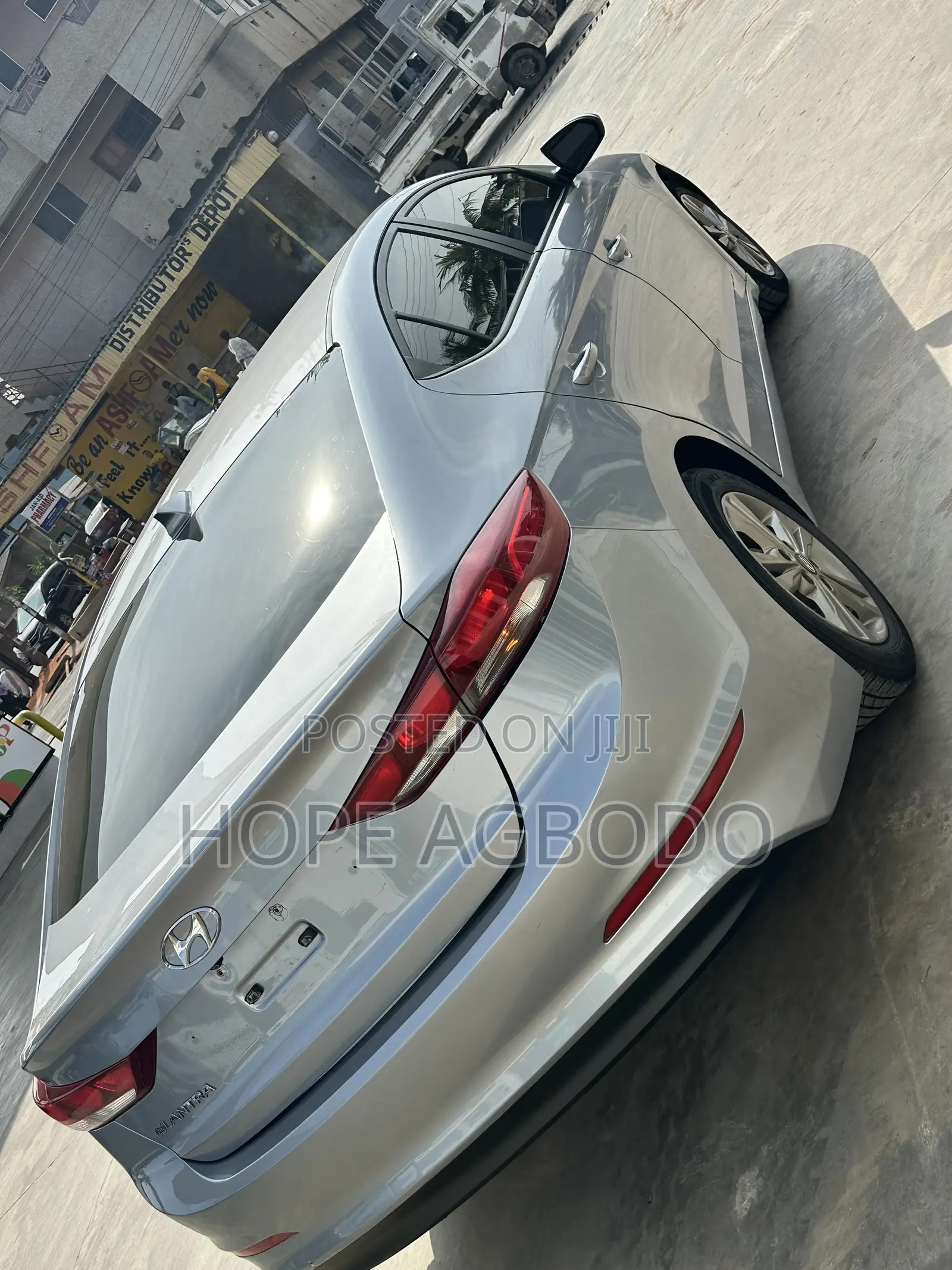 Hyundai Elantra SE Sedan FWD (2.0L 4cyl 6M) 2017 Silver