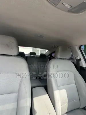 Hyundai Elantra SE Sedan FWD (2.0L 4cyl 6M) 2017 Silver