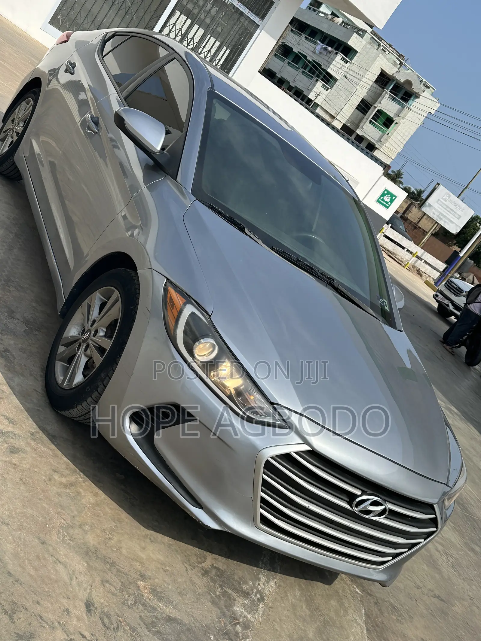 Hyundai Elantra SE Sedan FWD (2.0L 4cyl 6M) 2017 Silver