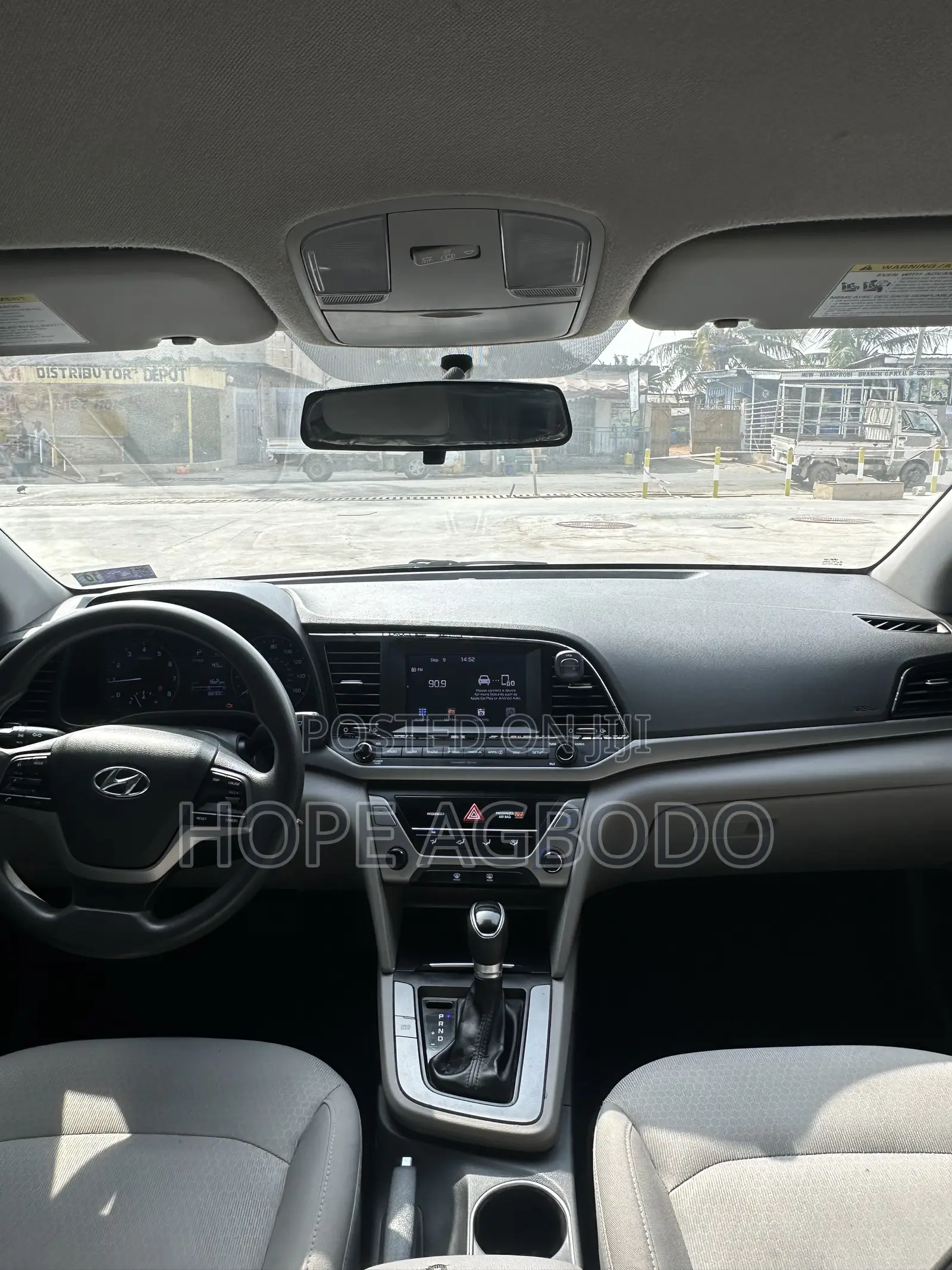 Hyundai Elantra SE Sedan FWD (2.0L 4cyl 6M) 2017 Silver