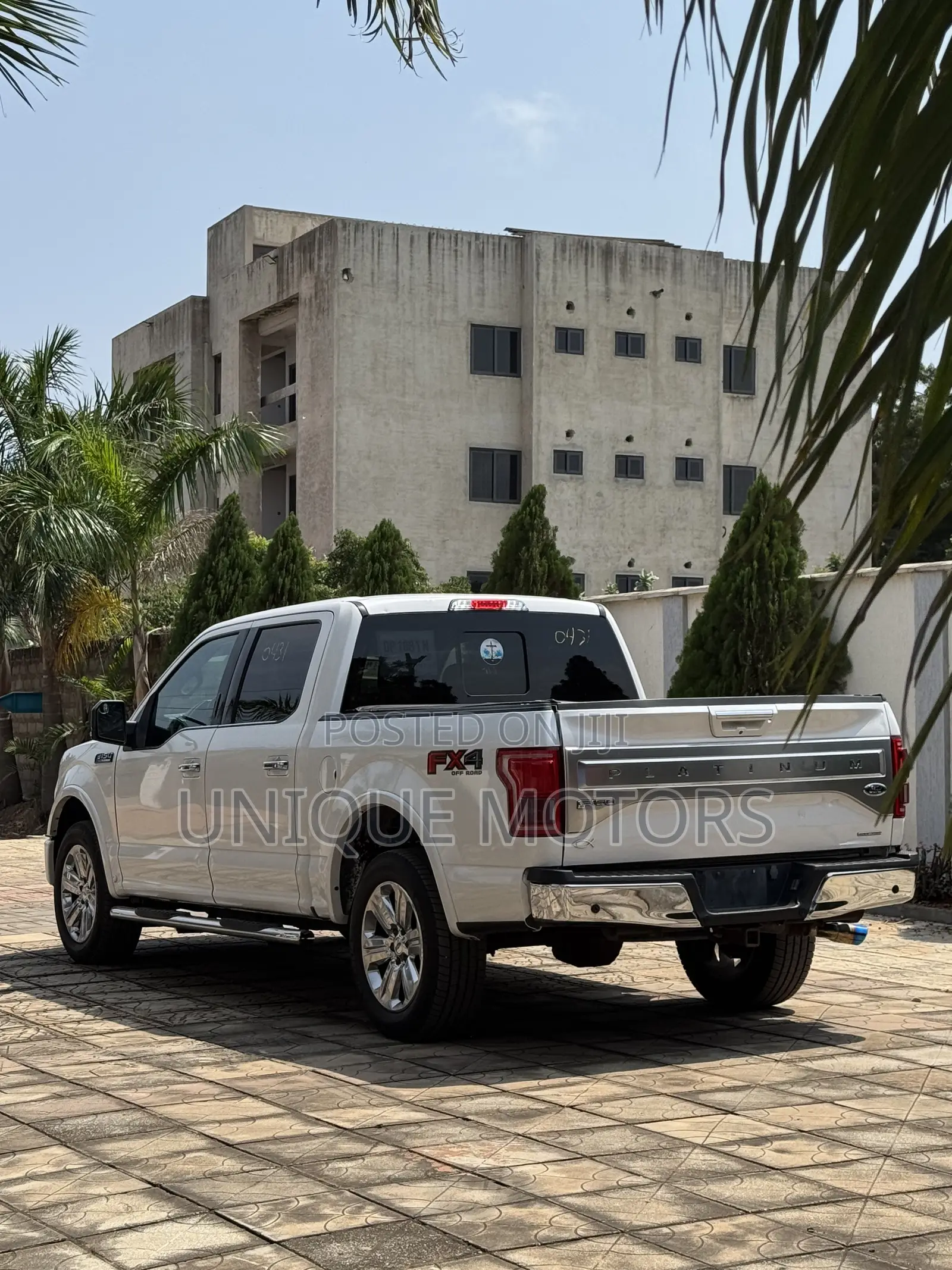 Ford F-150 Platinum 4x4 SuperCrew Cab Styleside 6.5 ft. box 157 in. WB