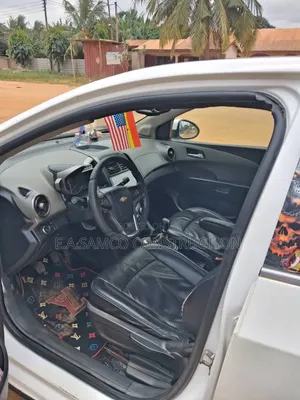 Chevrolet Sonic 2013 Off white
