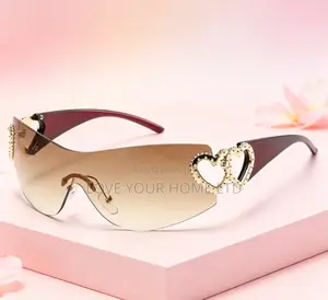 Fashion Shield Sunglasses – Gold Gradient Lens Heart Design
