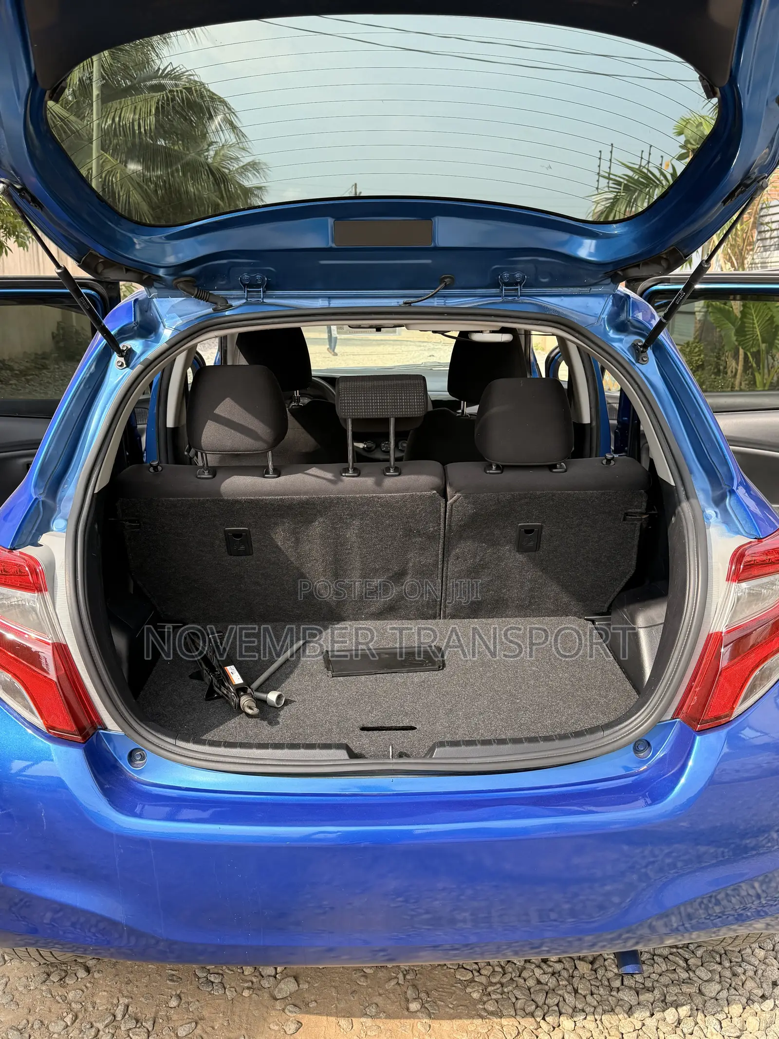 Toyota Vitz 1.3 FWD 5dr 2015 Blue