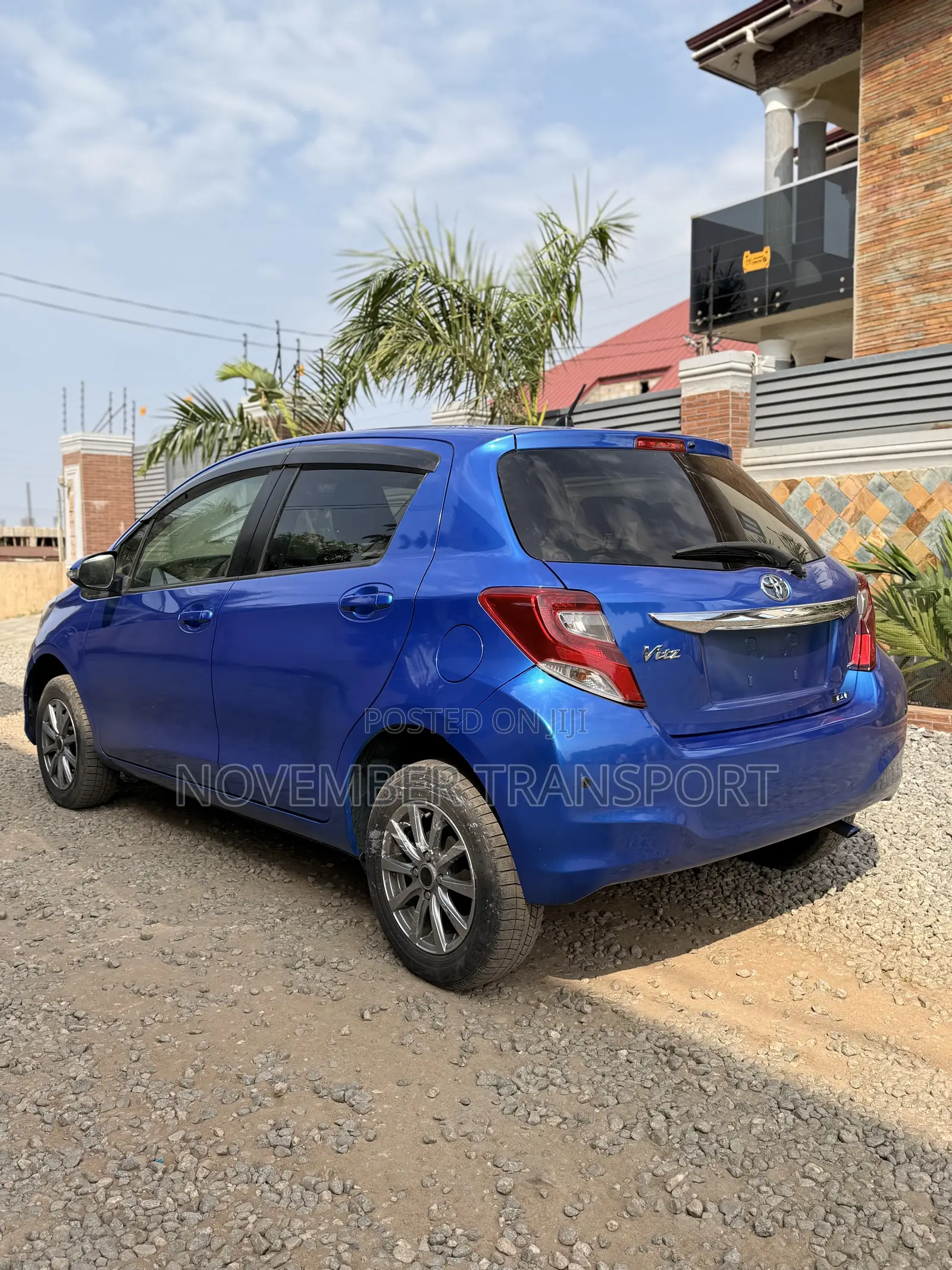 Toyota Vitz 1.3 FWD 5dr 2015 Blue