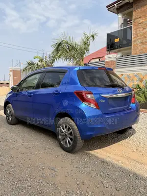 Toyota Vitz 1.3 FWD 5dr 2015 Blue