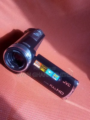 JVC Everiojvc Gz-E300bu Full HD . HDMI for Live videos.neat