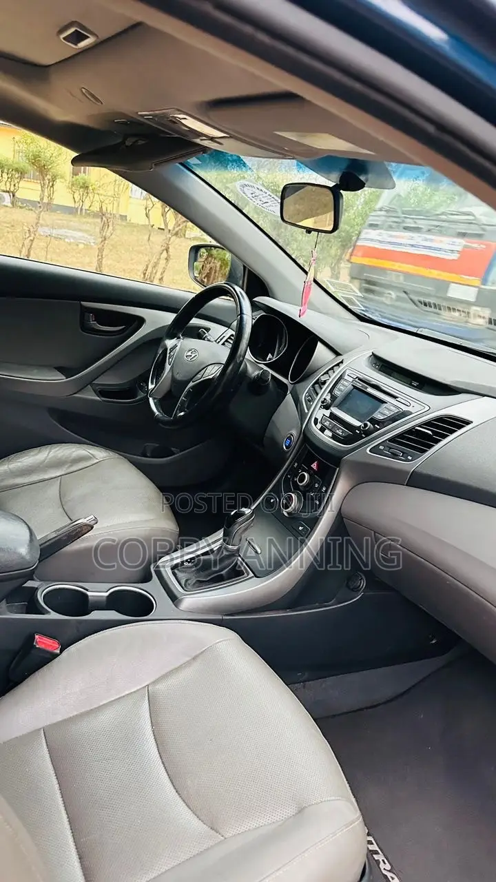 Hyundai Elantra Limited 4dr Sedan (1.8L 4cyl 6A) 2014 Blue
