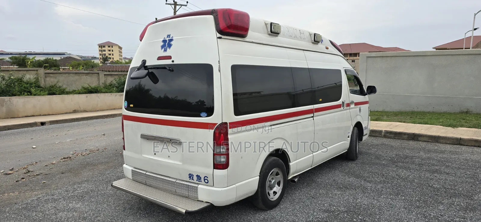 Toyota HiAce 2013 White