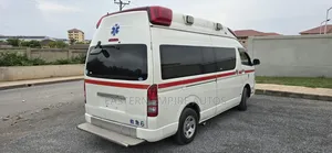 Toyota HiAce 2013 White